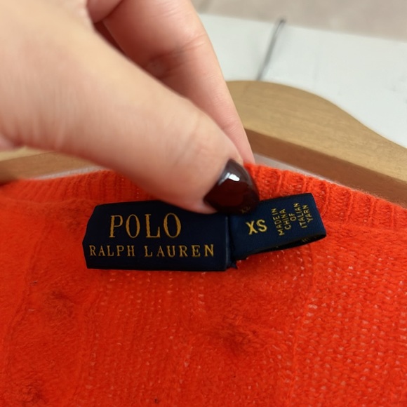 Ralph Lauren Women’s Cable-Knit V-Neck sweater - XS - Picture 4 of 6